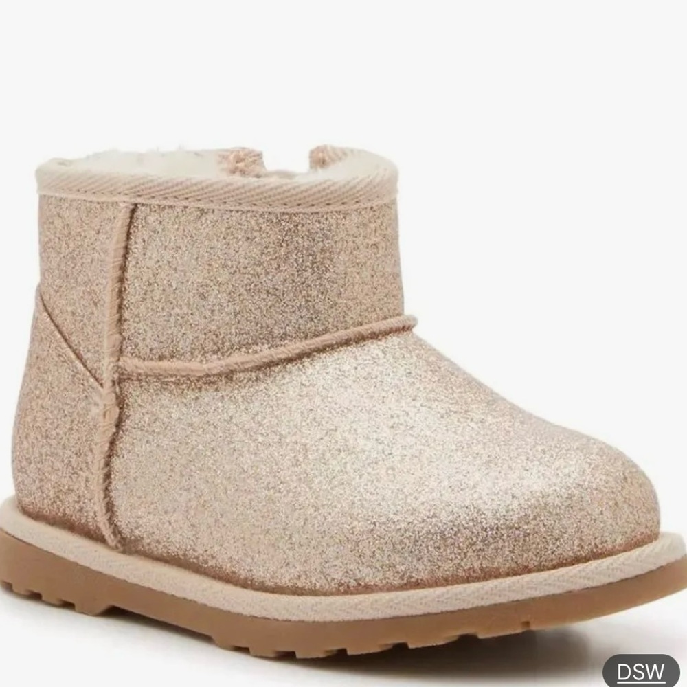 Kelly & Katie Gold shimmering boots NWT - Picture 3 of 8